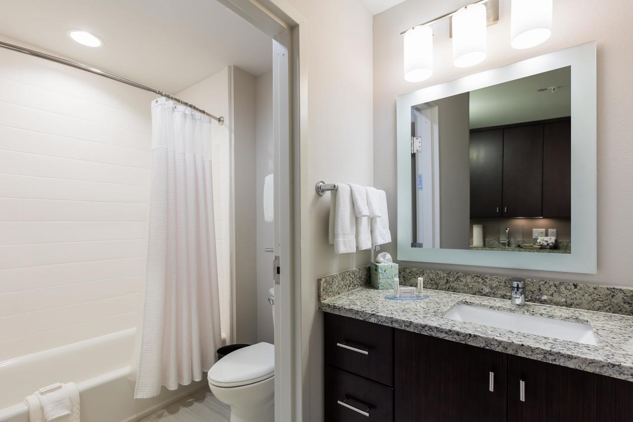 Towneplace Suites By Marriott Orlando At Seaworld Williamsburg Exterior photo